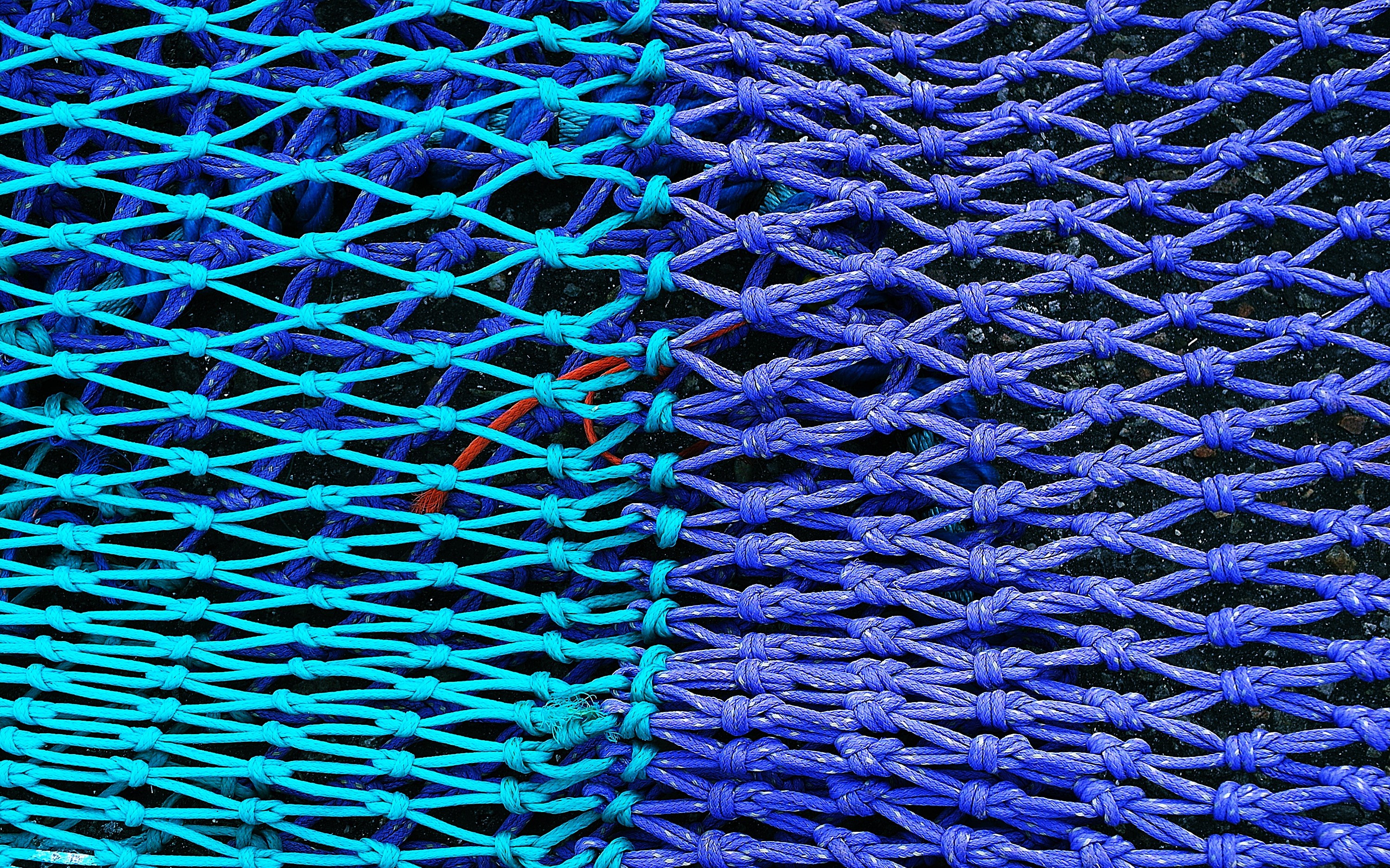 Переплетения ниток. Переплетение ниток. Сетка для ниток. Сетка с узелками. Текстура плетеной сетки.