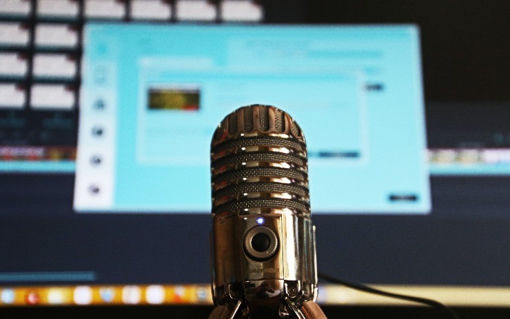 AI Can Replicate Any Human Voice: What Does That Mean for Podcasts?