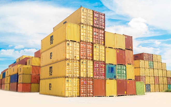 Docker Swarm vs. Kubernetes: Who Wins the Container War?